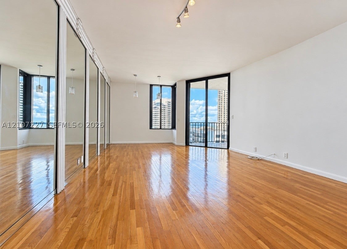 520 Brickell Key Dr A2012