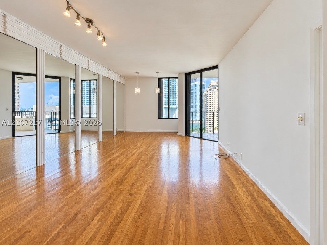 520 Brickell Key Dr A2012