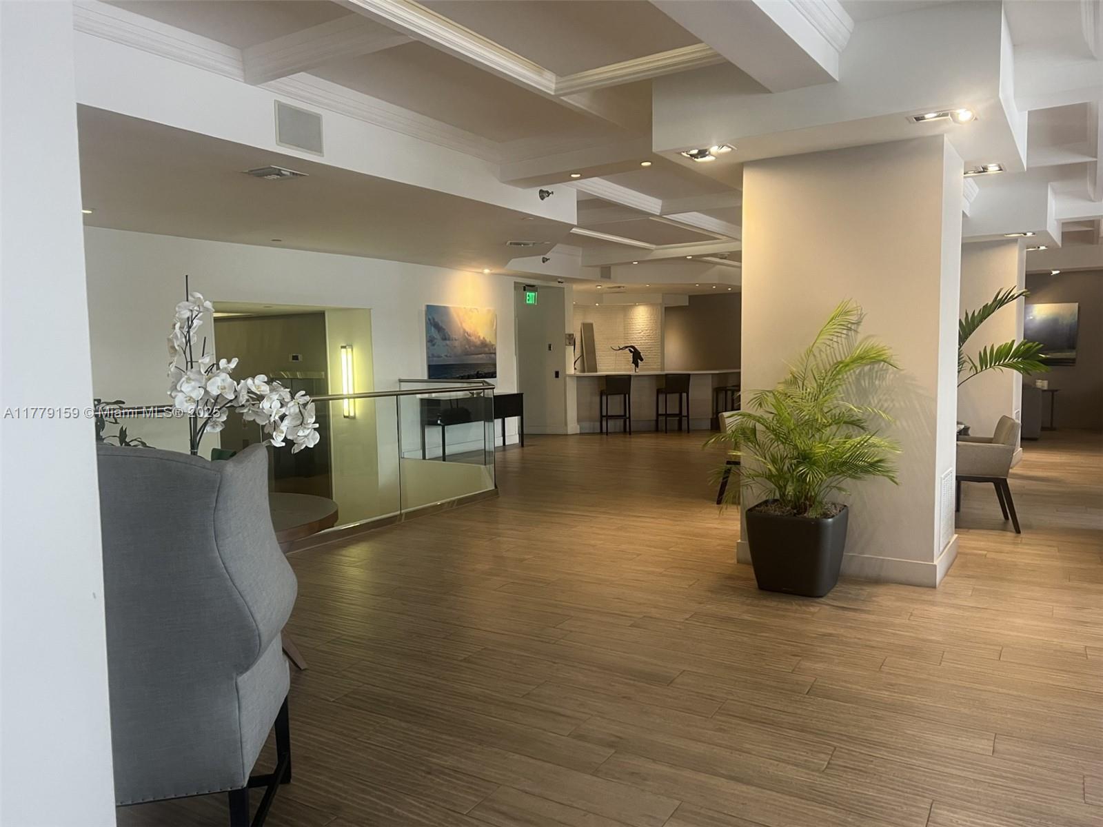 THE DECOPLAGE CONDO - Residential