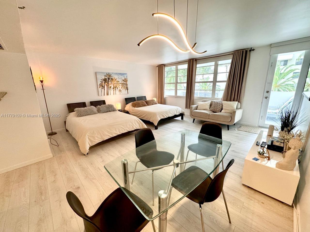 THE DECOPLAGE CONDO - Residential