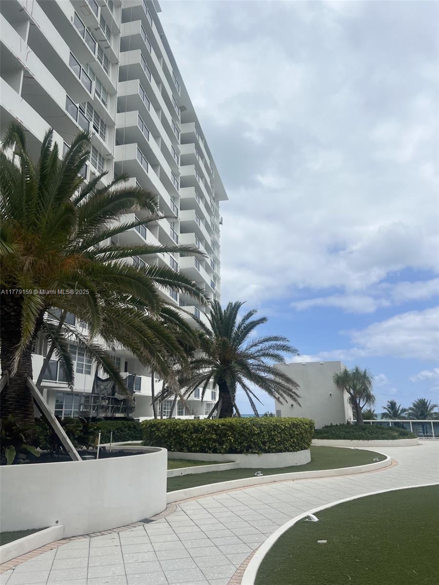 THE DECOPLAGE CONDO - Residential