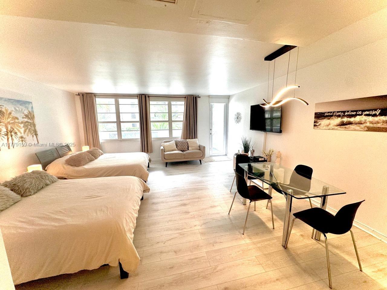 THE DECOPLAGE CONDO - Residential