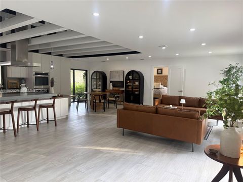 470 Petersburg Ter Plantation FL 33325