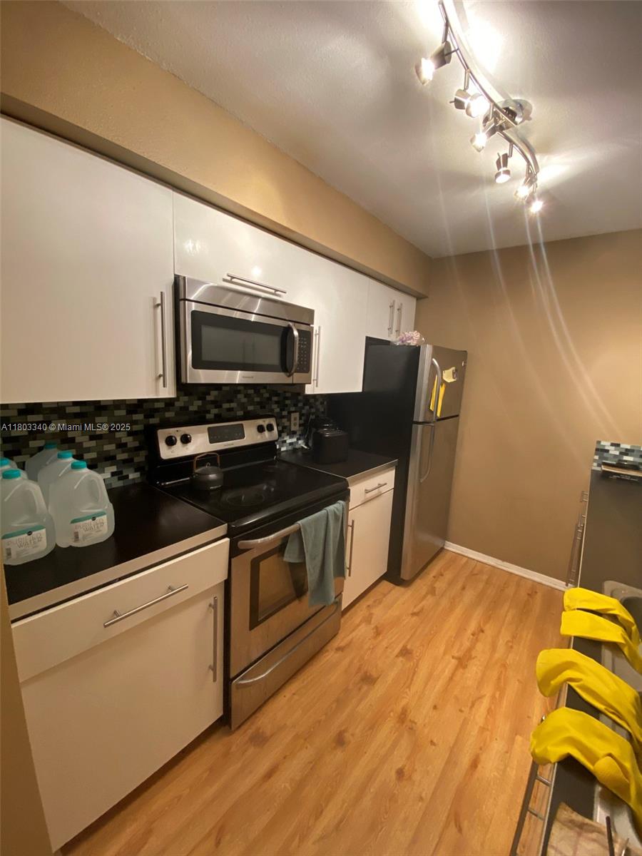 2350 NW 33rd St 809