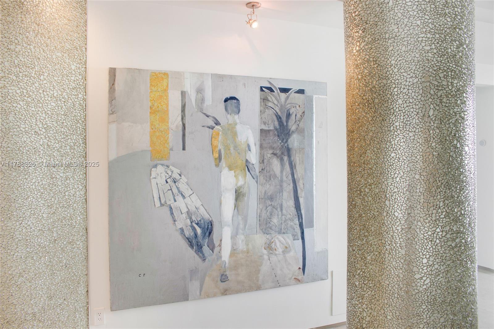 ICON CONDO - Residential