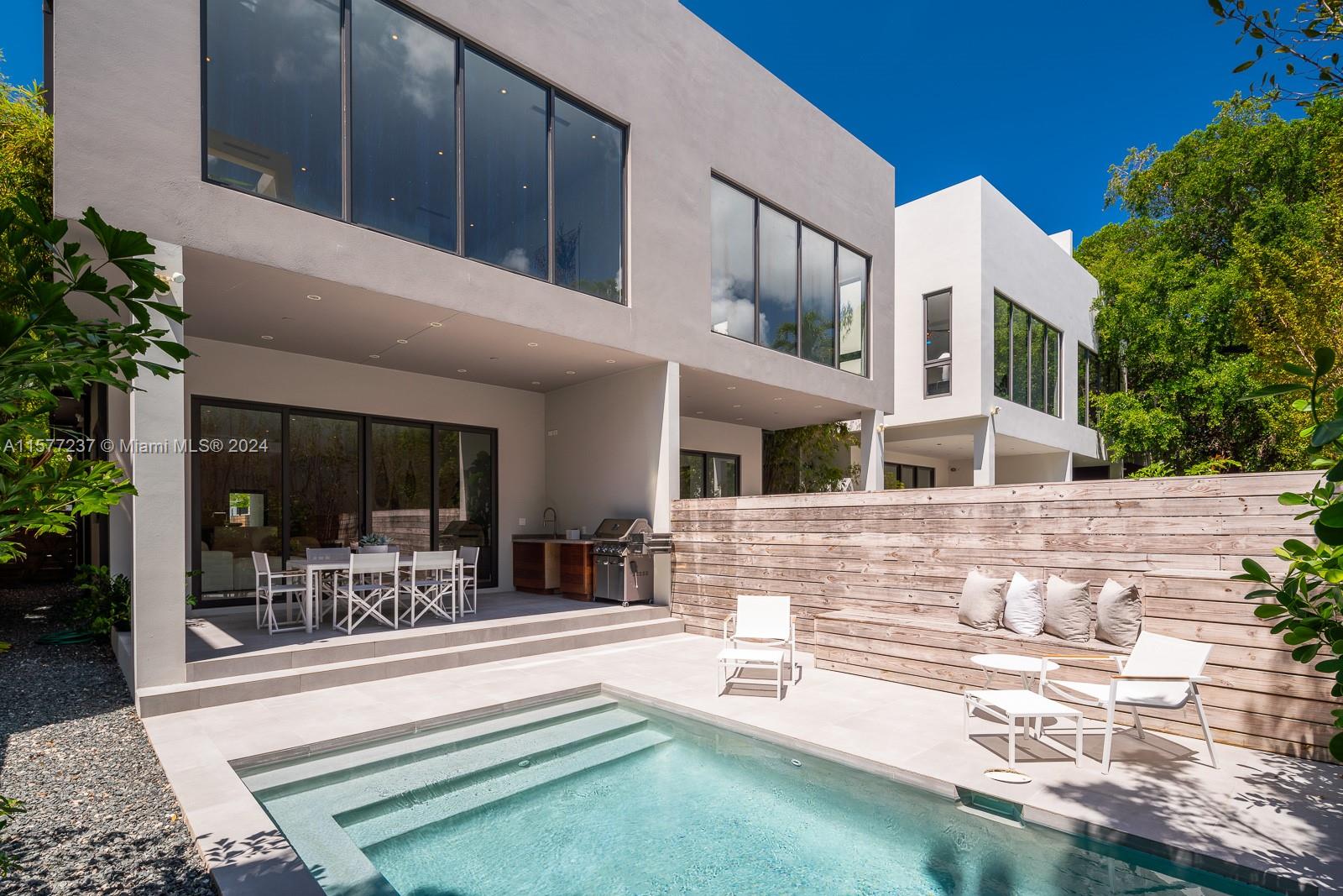 Palm Terrace - Residential