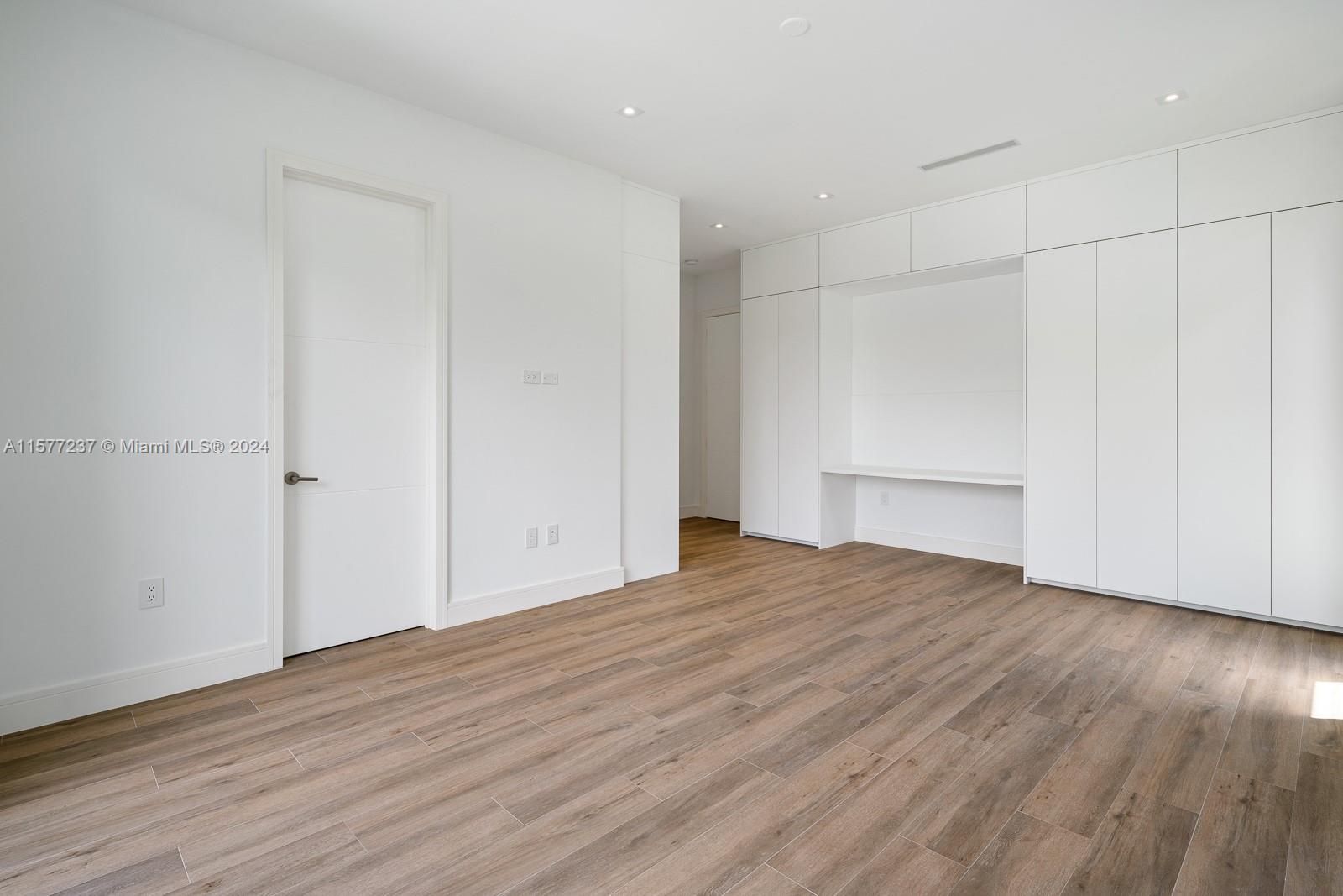 Palm Terrace - Residential