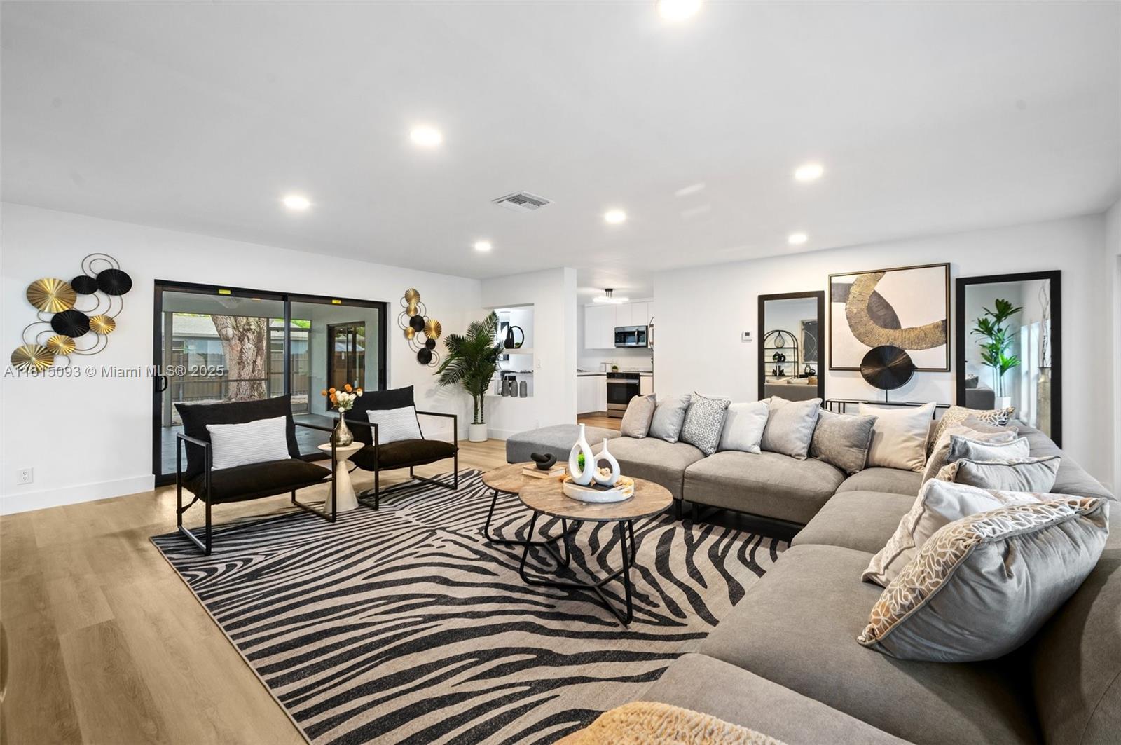 BOCA RATON SQUARE UNIT 19 - Residential