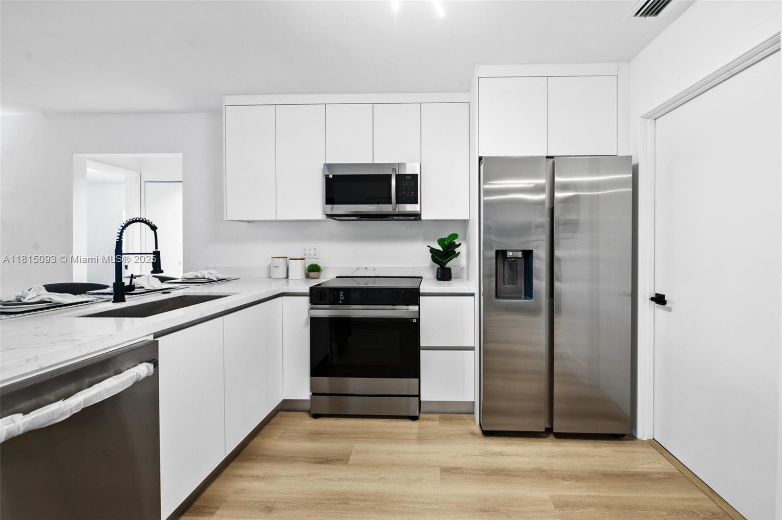 BOCA RATON SQUARE UNIT 19 - Residential