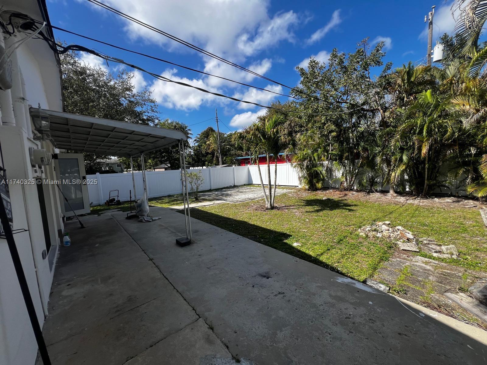 222 SW 8th St