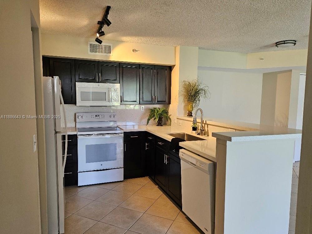 ST ANDREWS AT BOYNTON BEA - Residential Lease