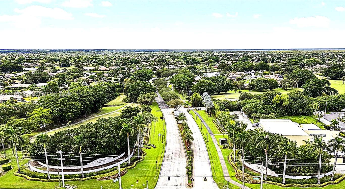 BOCA GREENS 2 - Residential