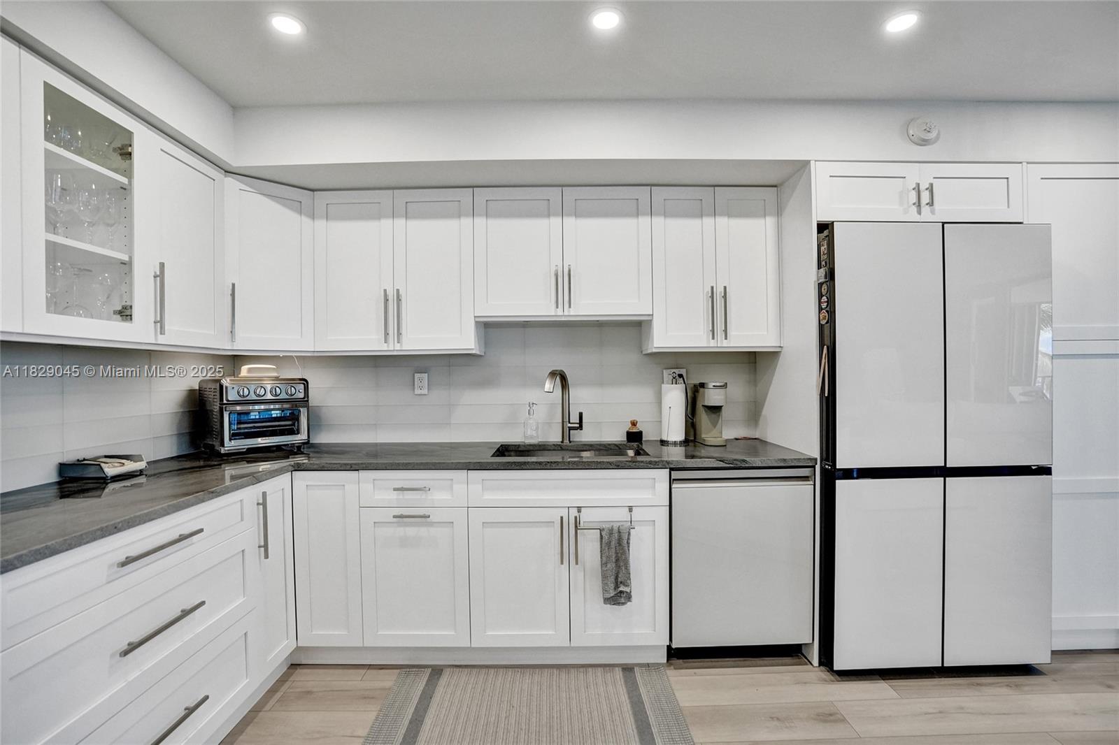 CLARIDGE CONDO - Residential Lease