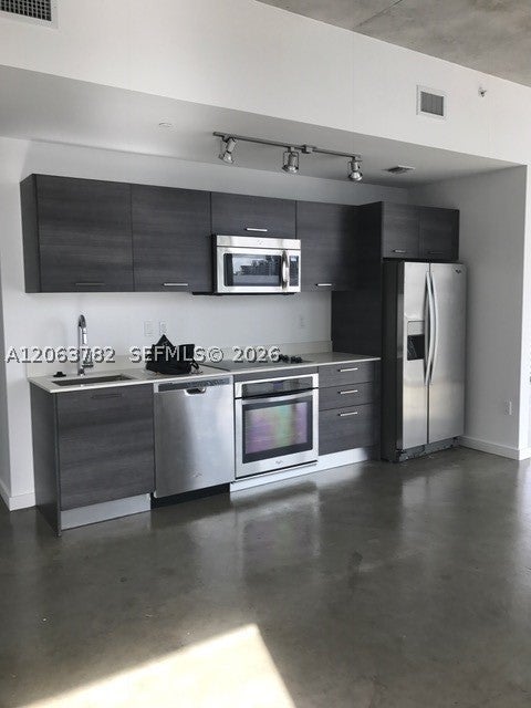 151 SE 1st St 2801