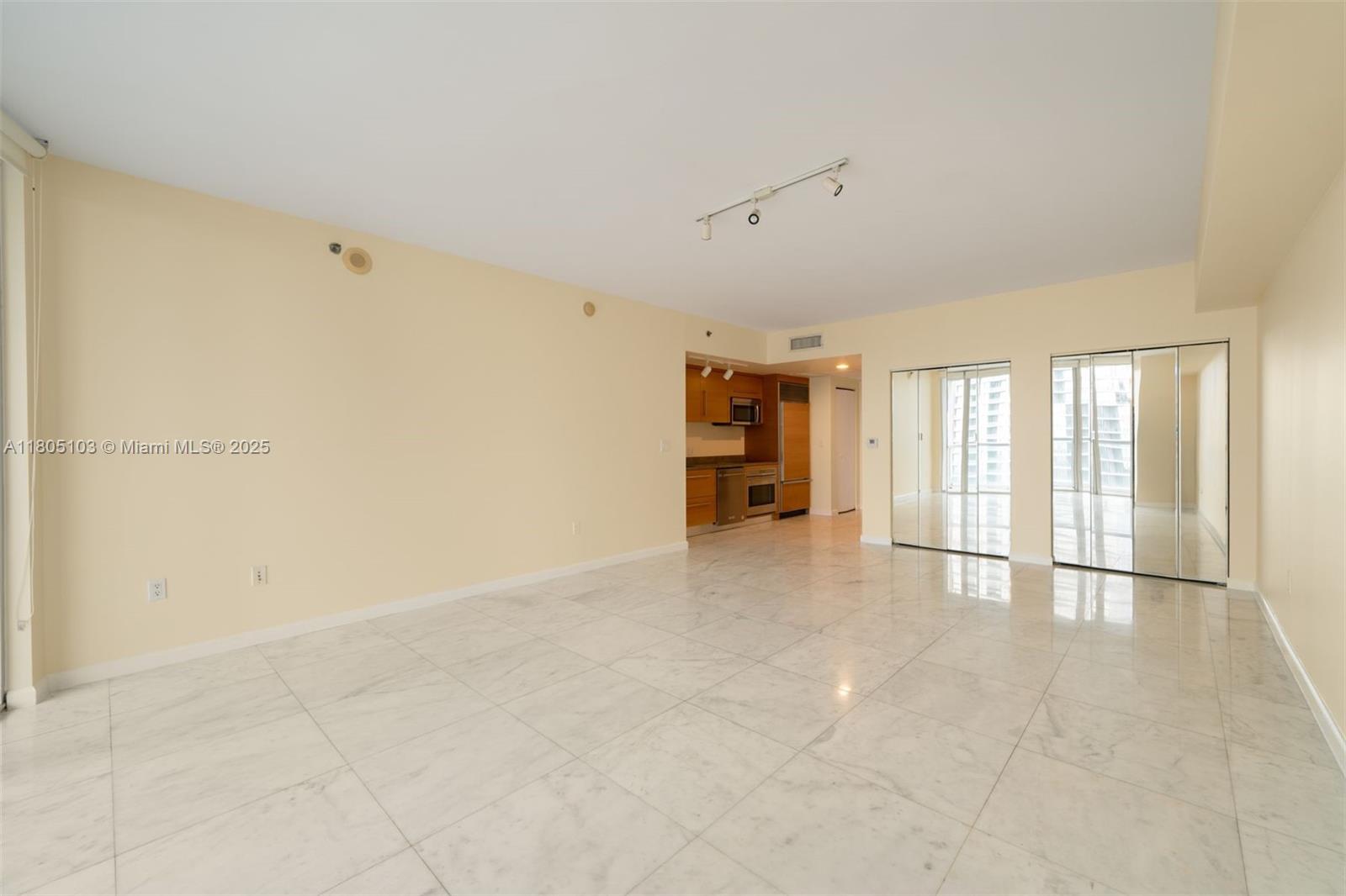 475 Brickell Ave 4210