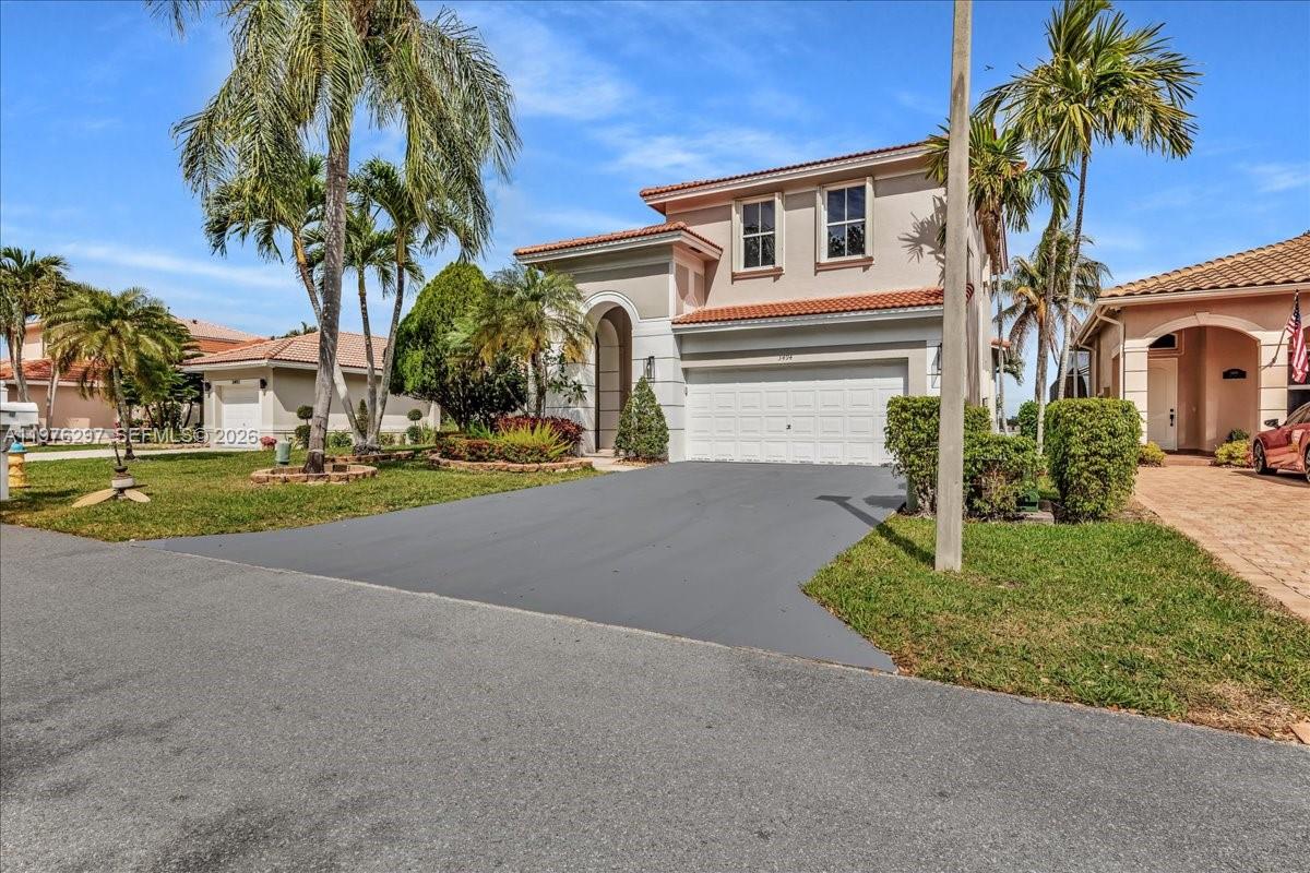 COCO LAKES - Residential