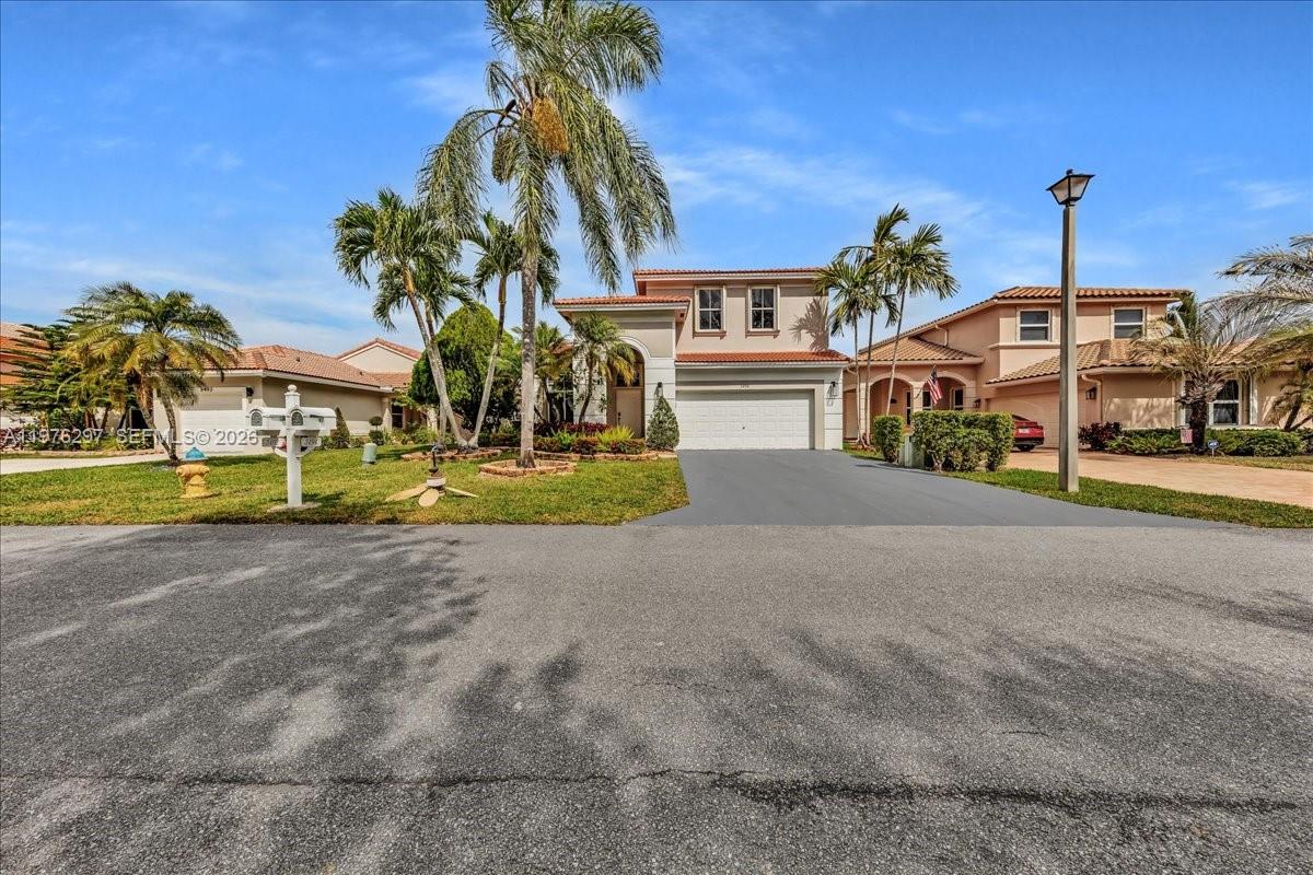 COCO LAKES - Residential