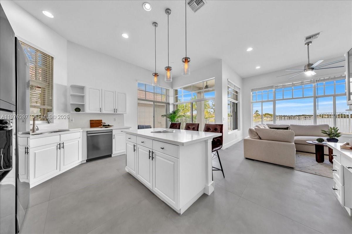 COCO LAKES - Residential