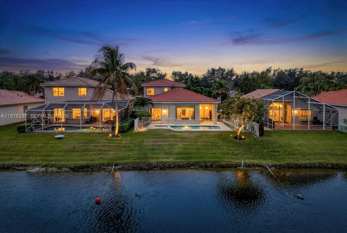 COCO LAKES - Residential