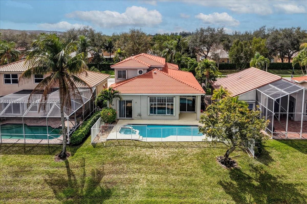 COCO LAKES - Residential