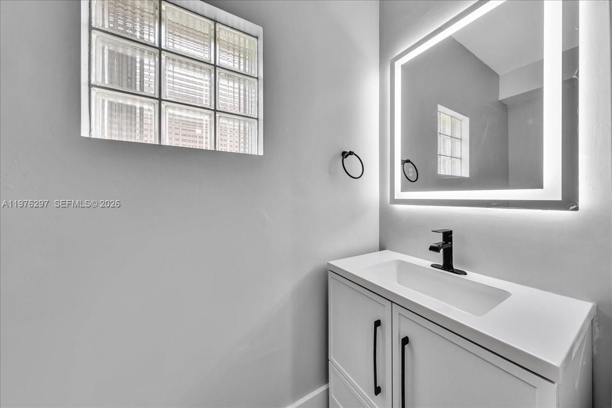 COCO LAKES - Residential