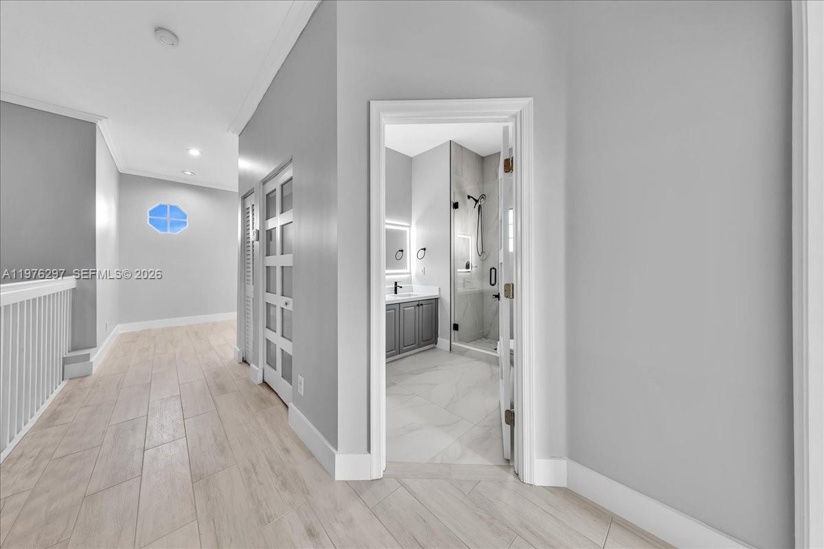 COCO LAKES - Residential