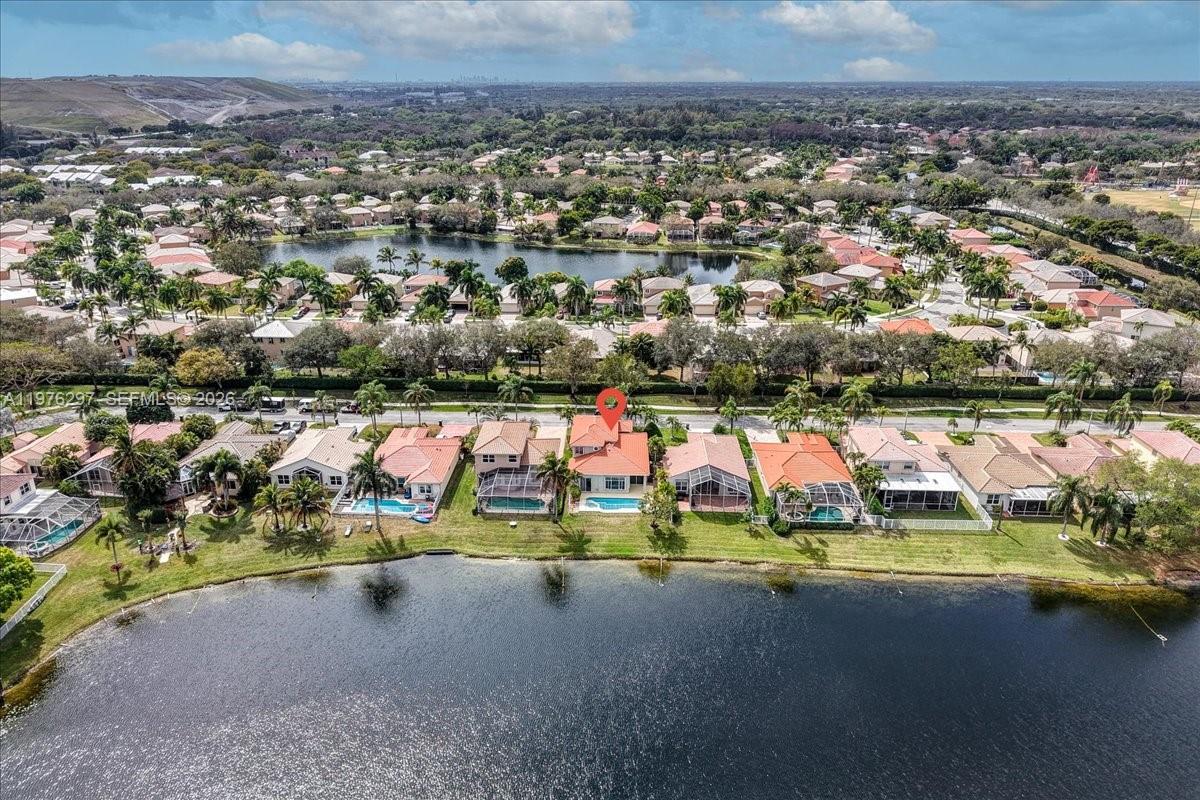 COCO LAKES - Residential