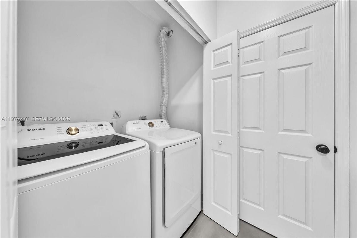 COCO LAKES - Residential