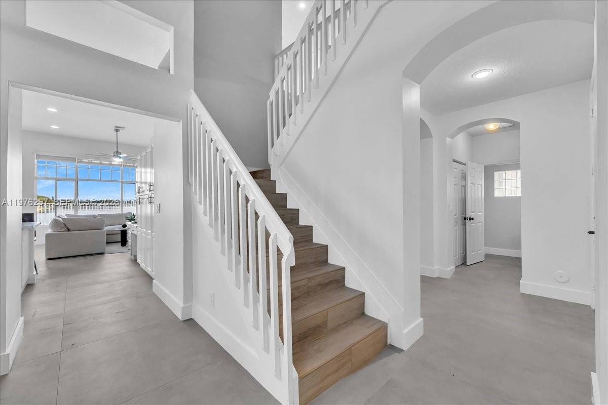 COCO LAKES - Residential