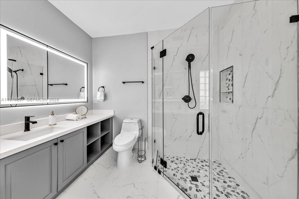 COCO LAKES - Residential