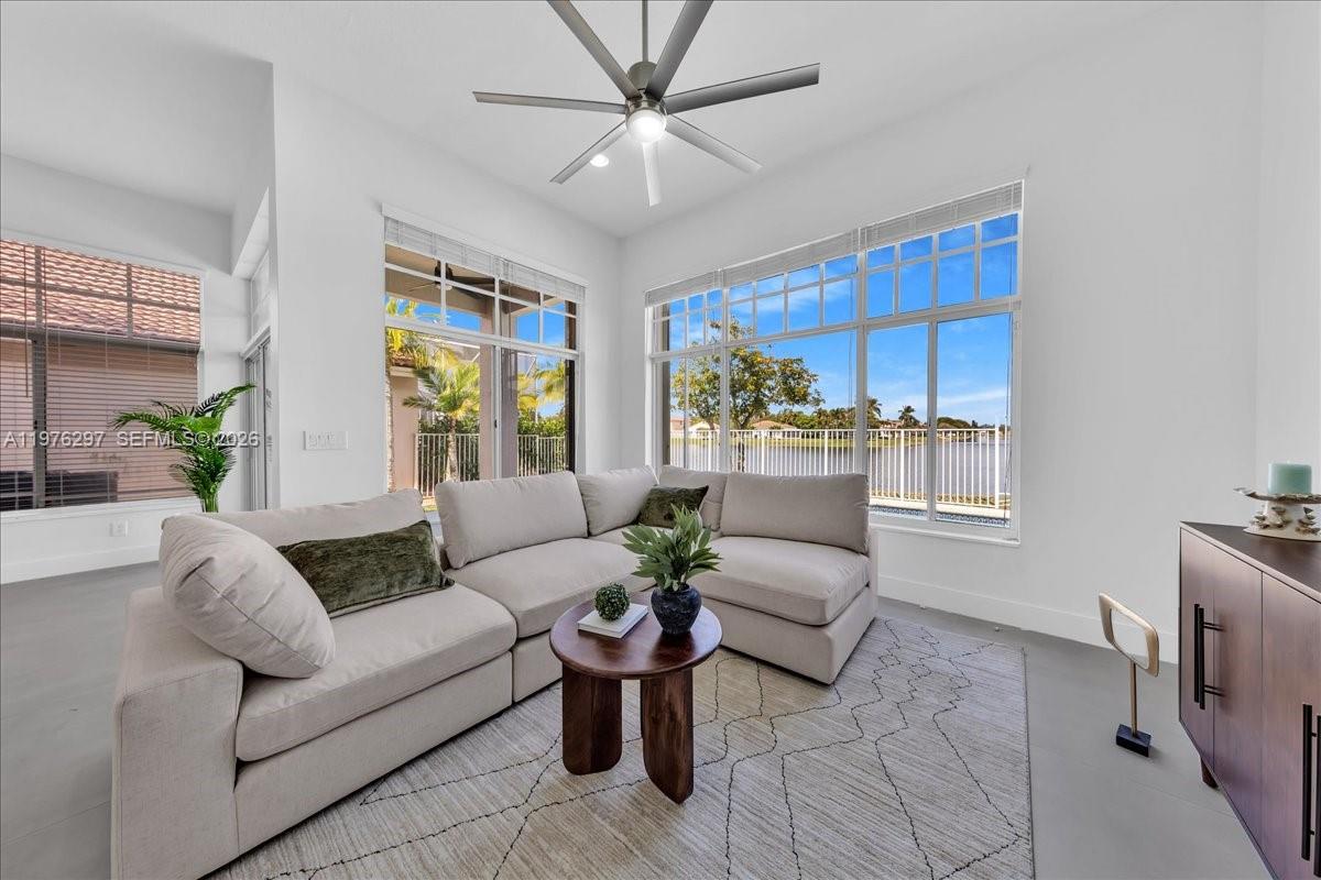 COCO LAKES - Residential