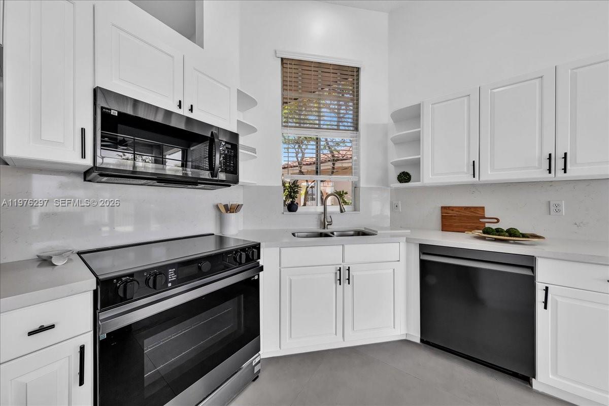 COCO LAKES - Residential