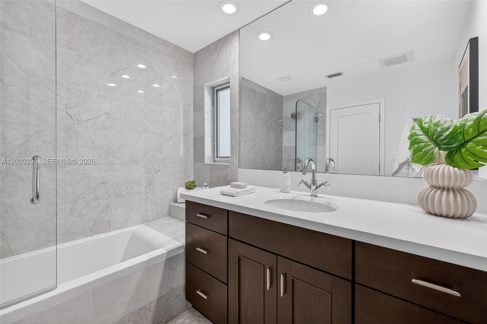 CORAL RIDGE COUNTRY CLUB - Residential