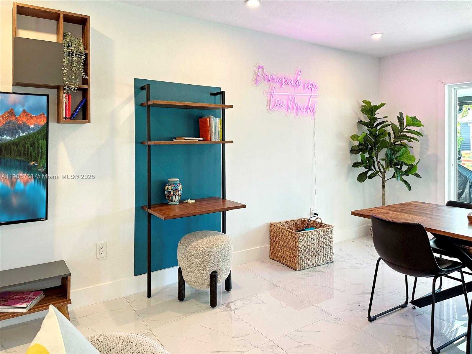 BISCAYNE COURT - Residential