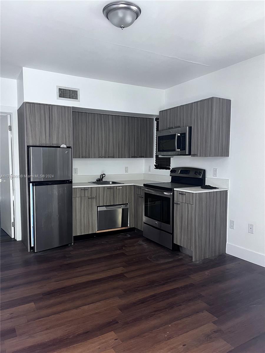 Property for Sale at 557 Michigan Ave 115, Miami Beach, Miami-Dade County, Florida - Bedrooms: 1 
Bathrooms: 1  - $225,000