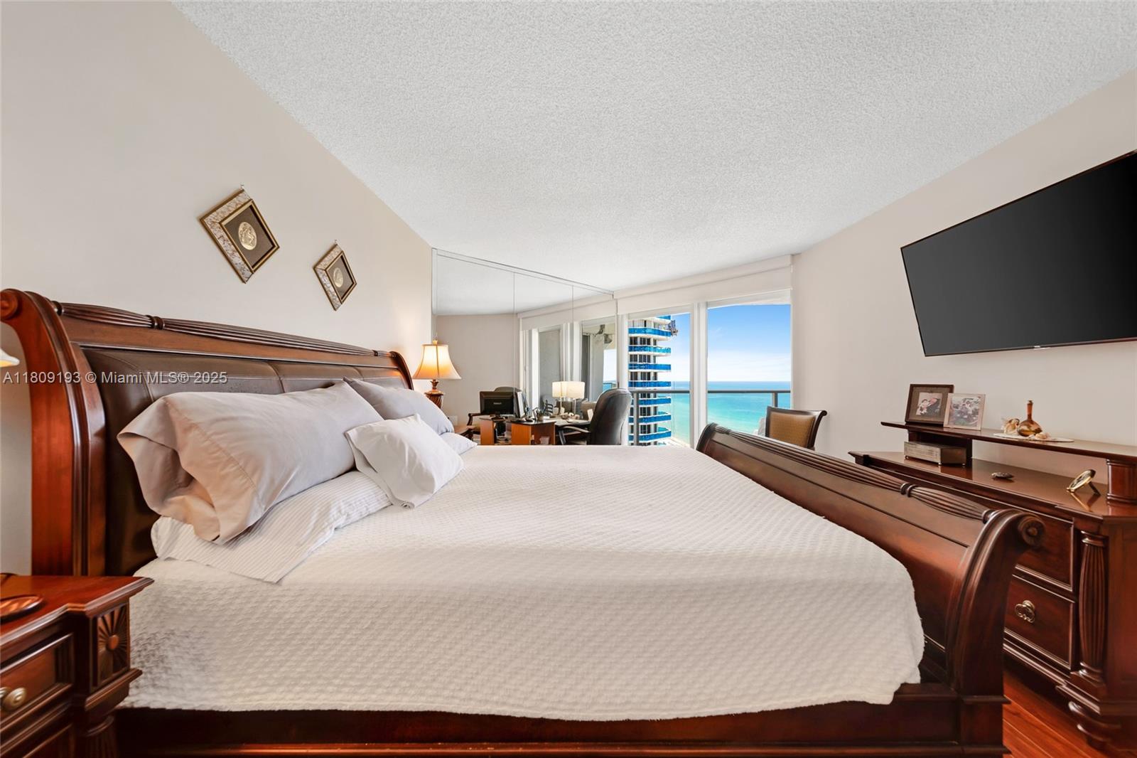 16445 Collins Ave 2226