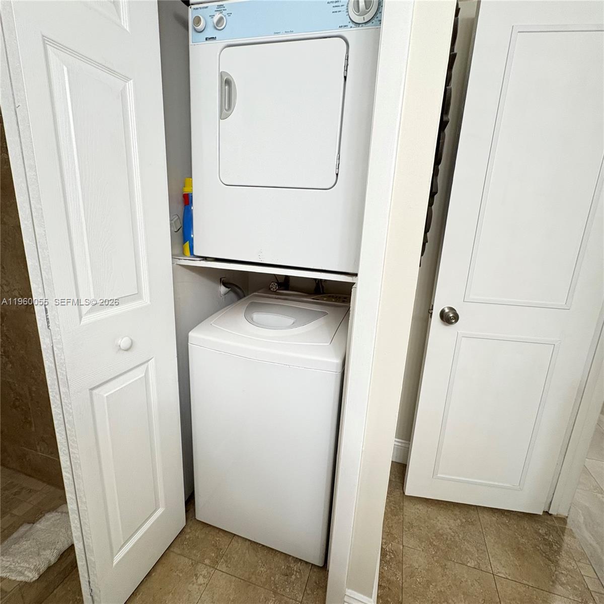 RACQUET CLUB APARTMENTS A - Residential