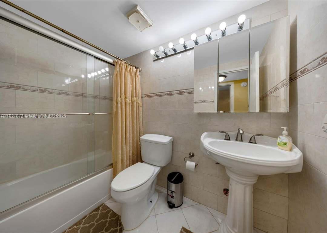 SOMERSET CONDOMINIUMS - Residential