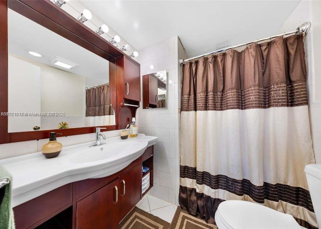 SOMERSET CONDOMINIUMS - Residential