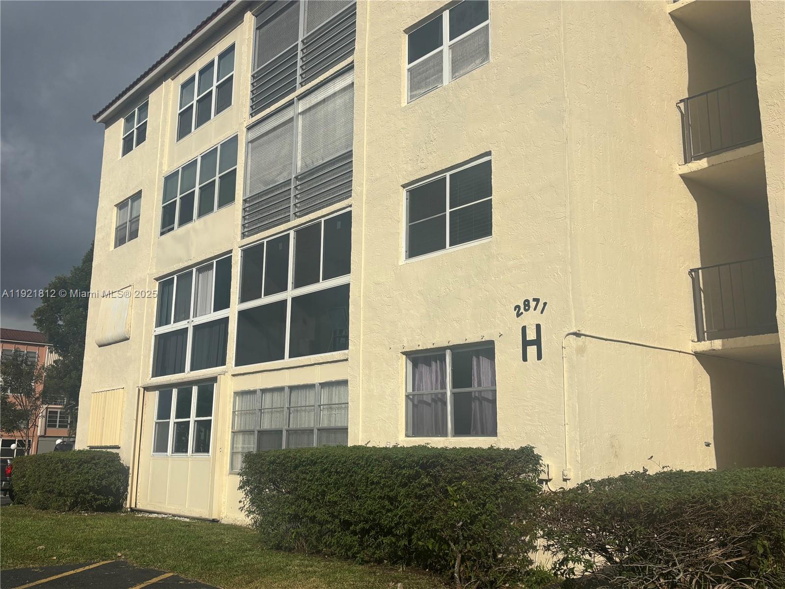 SOMERSET CONDOMINIUMS - Residential