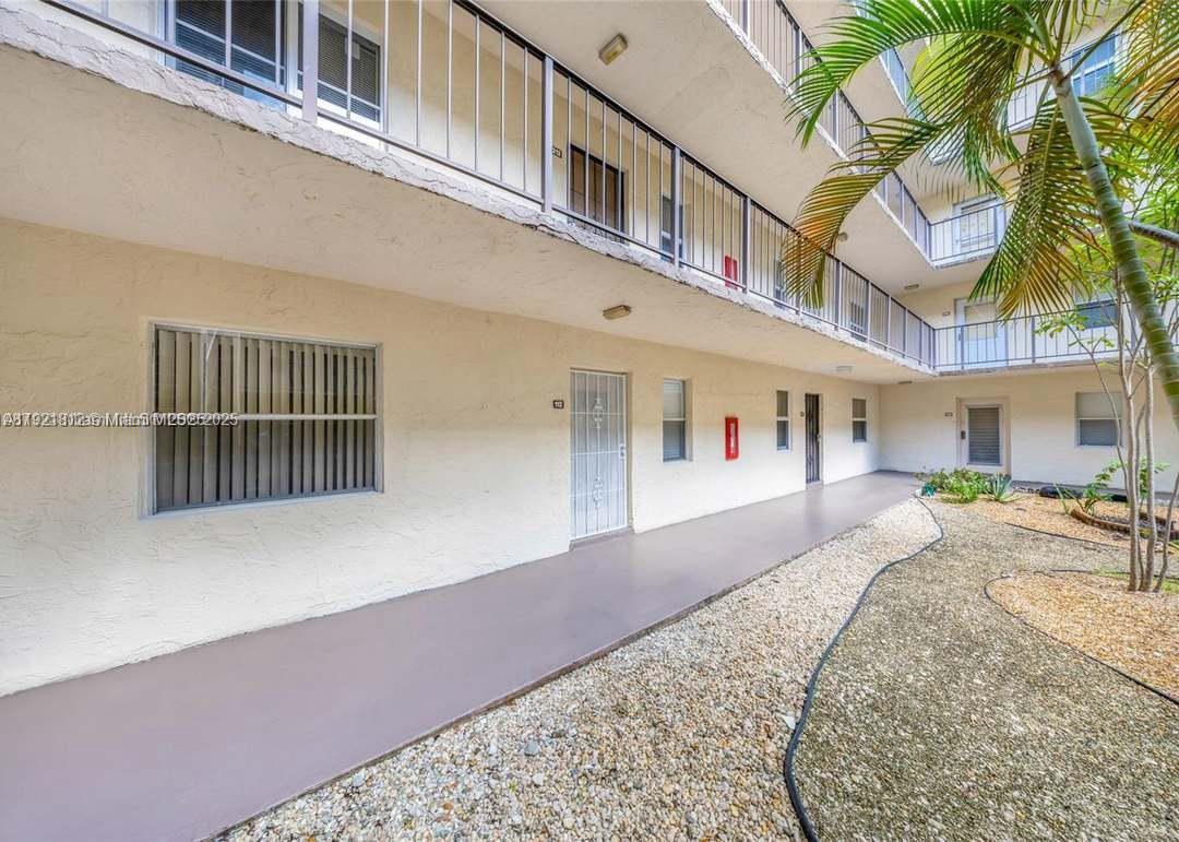 SOMERSET CONDOMINIUMS - Residential