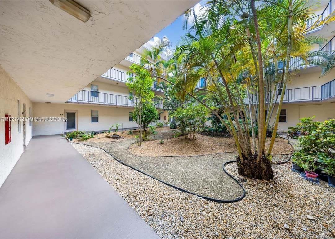 SOMERSET CONDOMINIUMS - Residential