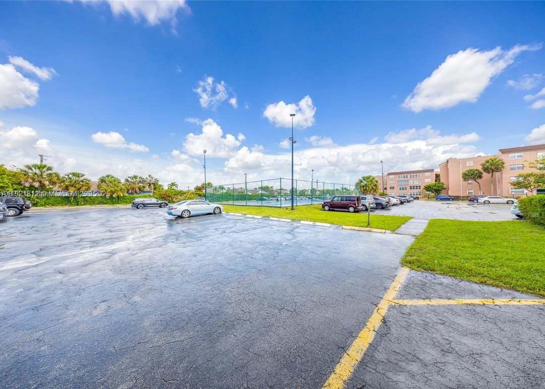 SOMERSET CONDOMINIUMS - Residential