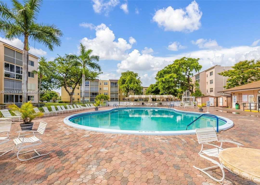 SOMERSET CONDOMINIUMS - Residential