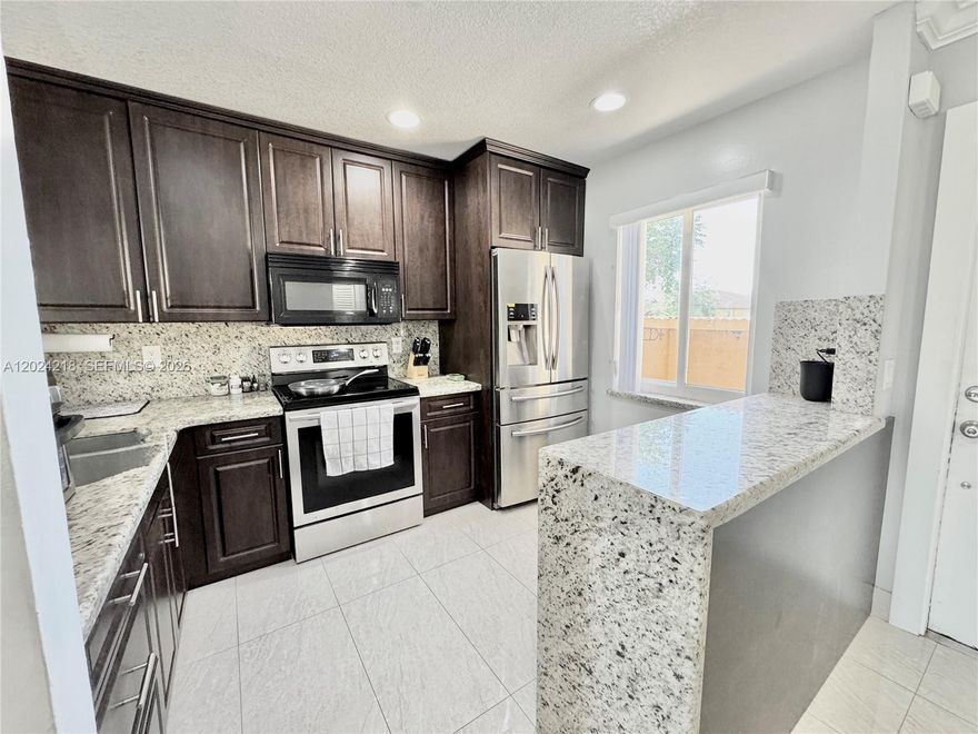 BEAUTIFUL 3 BEDS / 2 BATHS CORNER VILLA IN A GREAT LOCATION, TOTALLY REMODELED, NEW KITCHEN WITH S.S APPLIANCES, NEW ROOF, IMPACT WINDOWS, NEW BATHS, GLASS DOORS, PORCELANE FLOORS THROUGHOUT, NEW A/C DUCTS, LED LIGHTS, LAUNDRY, CALIFORNIA WALKING CLOSET, SCREENED PATIO, CLOSE TO EVERYTHING, COMM. POOL. PET-FRIENDLY COMMUNITY..!!! 
WITH GOOD CREDIT, THEY JUST NEED THE FIRST MONTH & DEPOSIT.