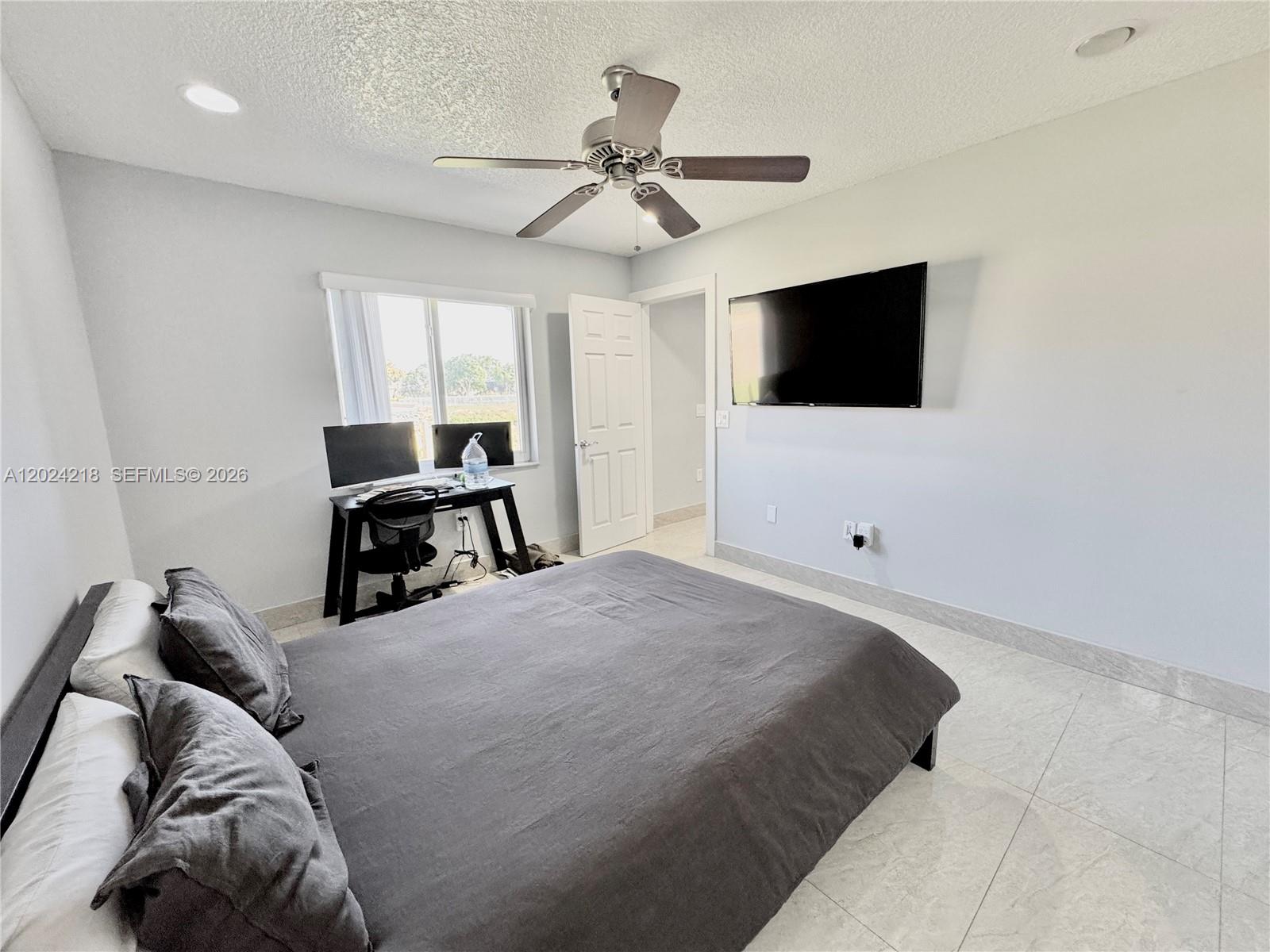 SUNRISE GOLF VILLAGE SEC - Residential Lease