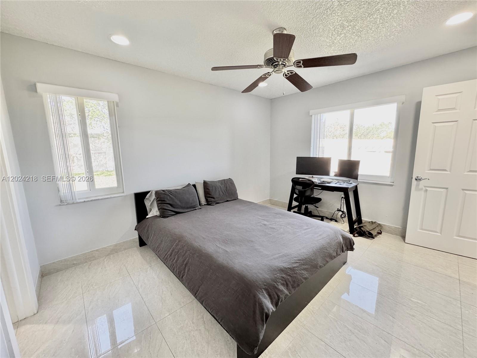 SUNRISE GOLF VILLAGE SEC - Residential Lease