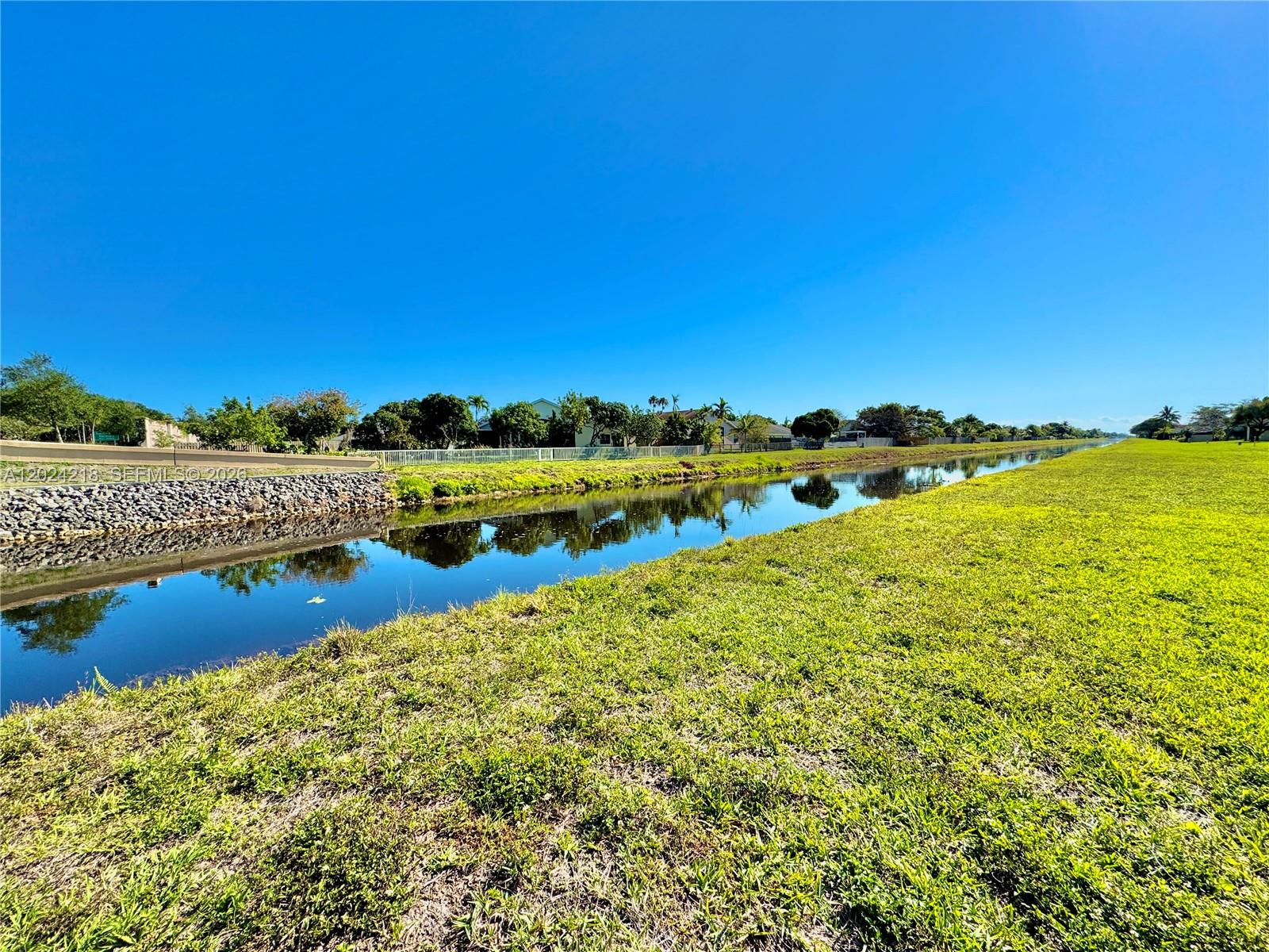SUNRISE GOLF VILLAGE SEC - Residential Lease