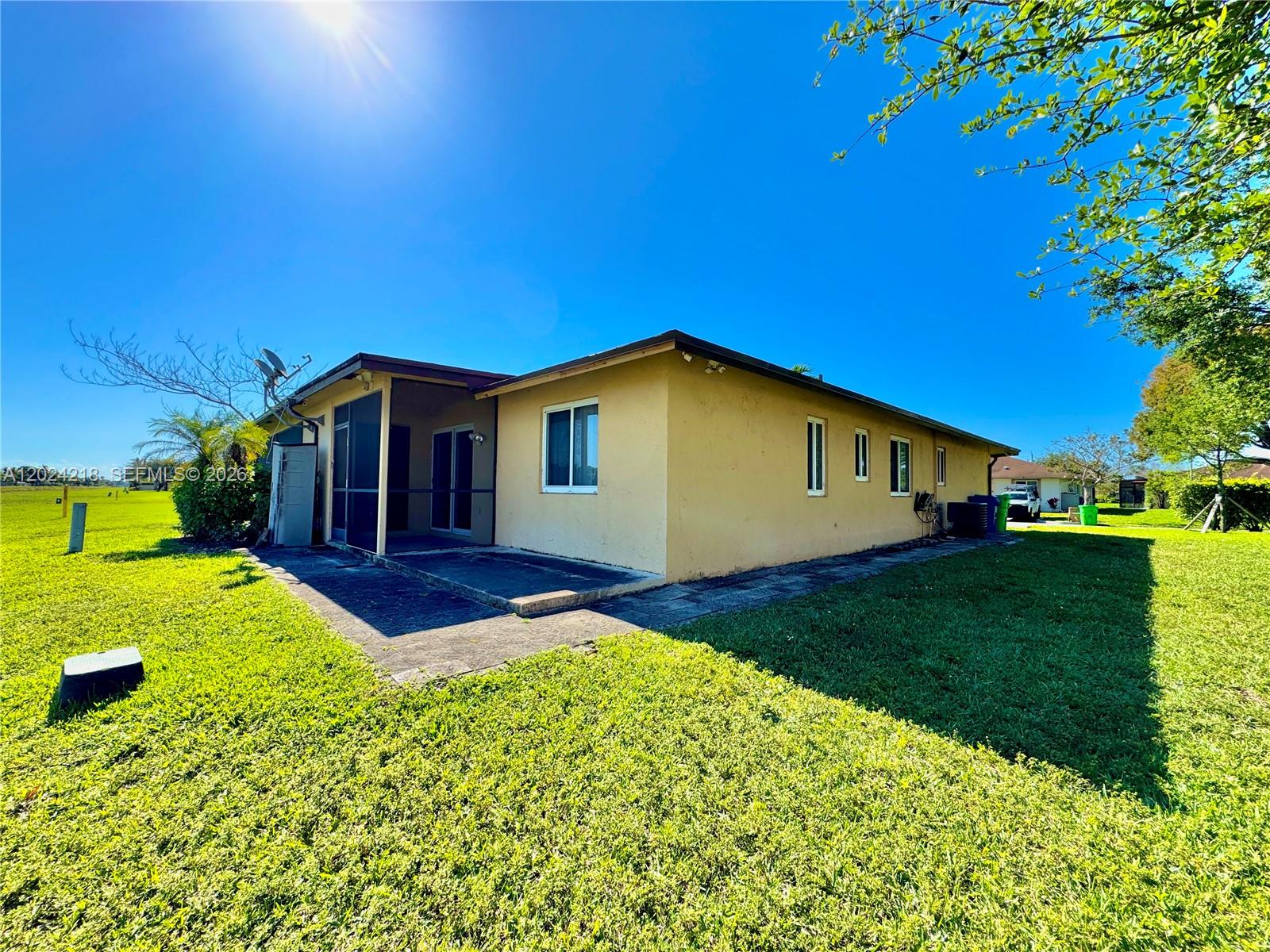SUNRISE GOLF VILLAGE SEC - Residential Lease