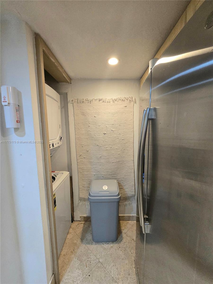 VENETIA CONDO - Residential Lease